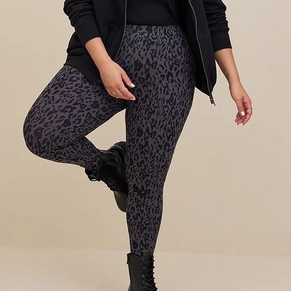 torrid Pants - BNWT Torrid Full Length Comfort Waist Premium Legging in Leopard Prints sz 1-3x